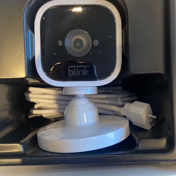 Blink mini smart security camera - Picture 2 of 4